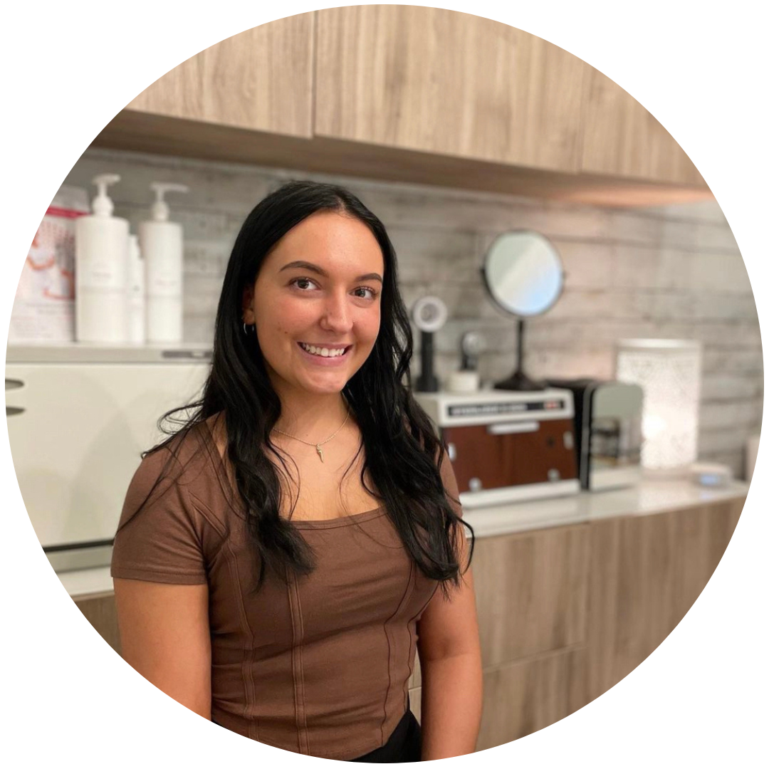 Emilee Derewicz Pittsburgh Licensed Massage Therapist - Reveal Skin & Beauty Spa. Prenatal Pregnancy Massage Specialist, Neuromuscular, Swedish, Deep Tissue and Myofascial Massage. Hot Stone, Cupping in Bridgeville, Upper St. Clair, Mt. Lebanon, South Fayette, Carnegie, Bethel Park.